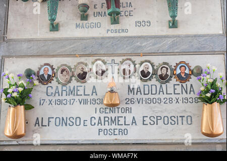 Costiera Amalfitana (Salerno) : il limone il percorso . Cimitero di minori Foto Stock