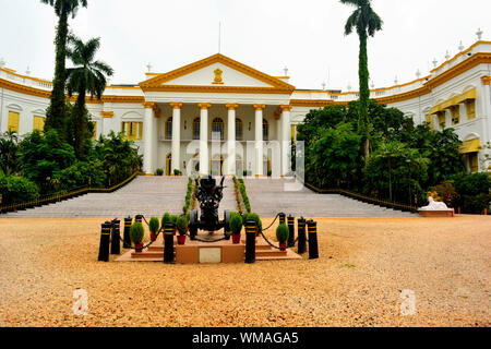 Il Raj Bhavan residenza ufficiale del governatore del Bengala Occidentale Foto Stock