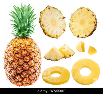 Set di ananas. Ananas, i segmenti e le fette isolati su sfondo bianco. Foto Stock
