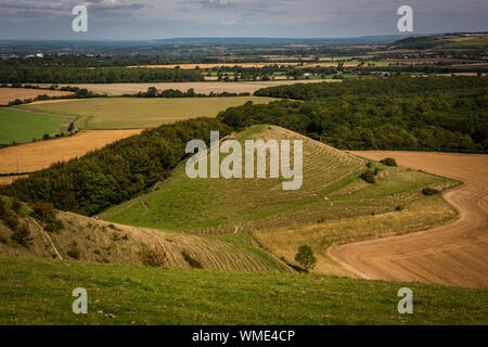 Cley Hill Età del Ferro hill fort e poco Cley collina vicino Warminster, Wiltshire, Regno Unito Foto Stock