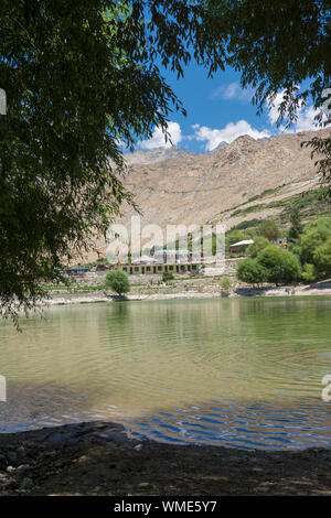 Nako lago vicino monastero Nako in Spiti Valley,Himachal Pradesh, India Foto Stock