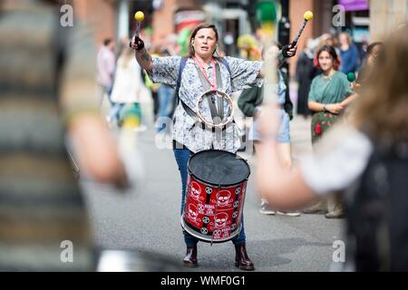 Estinzione i manifestanti della ribellione occupano oggi Deansgate nel centro di Manchester (Venerdì 30 agosto 2019) Foto Stock