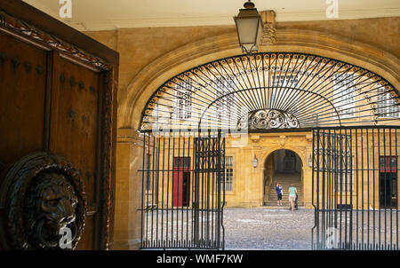 Ingresso al Municipio, Aix-en-Provence, Provence-Alpes-Côte d'Azur, in Francia Foto Stock