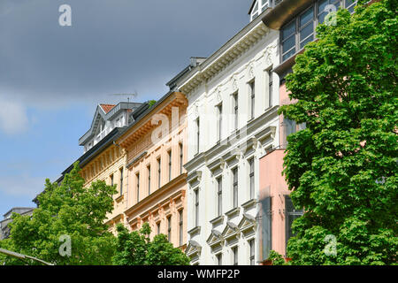 Altbauten, Bergmannstrasse, Kreuzberg di Berlino, Deutschland Foto Stock