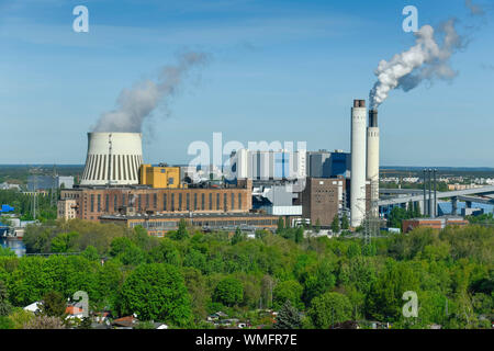 Kraftwerk Reuter Ovest (hinten) und Heizkraftwerk Reuter (vorne), Siemensstadt, Spandau, Berlino, Deutschland Foto Stock