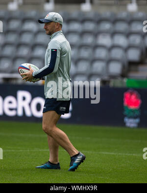 Newcastle, Regno Unito. 05 Sep, 2019. NEWCASTLE UPON TYNE, Inghilterra. Settembre 5th Mike Catt raffigurato durante l Italia del capitano di eseguire presso il St James Park, Newcastle upon Tyne Il giovedì 6 settembre 2019 (credito: Chris Lishman | MI News) Credito: MI News & Sport /Alamy Live News Foto Stock