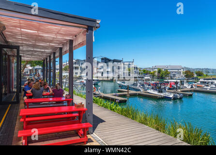 Waterfront Restaurant sull isola Thesen, Knysna, Garden Route, Western Cape, Sud Africa Foto Stock