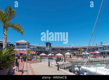Il lungomare a Knysna Quays, a negozi e ristoranti nel complesso Knysna, Garden Route, Western Cape, Sud Africa Foto Stock