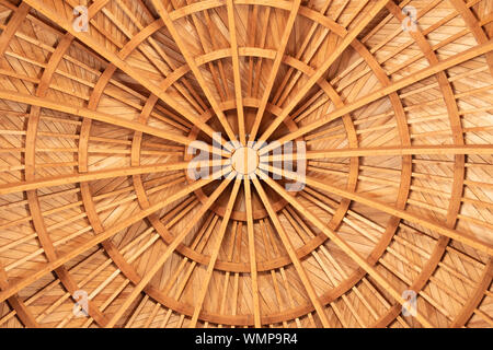 Cerchi concentrici del soffitto in legno in Umayyad Palace presso la cittadella di Amman in Amman, Giordania. Foto Stock