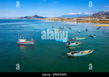 Vista aerea della spiaggia di Eo Gio, Nhon Ly, Quy Nhon, Binh Dinh, Vietnam. Foto Stock