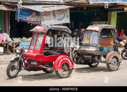 Vecchio BSA, taxi in Siantar, Sumatra, 2014 Foto Stock