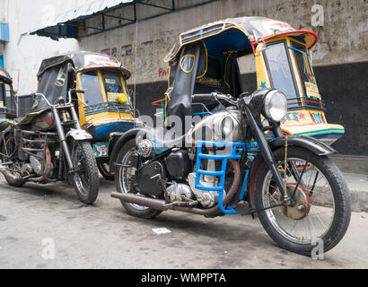 Vecchio BSA, taxi in Siantar, Sumatra, 2014 Foto Stock