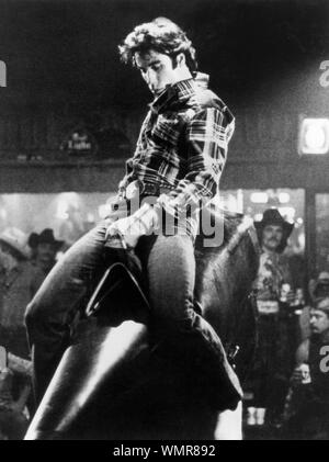 John Travolta, sul set del film "Cowboy urbano', Paramount Pictures, 1980 Foto Stock