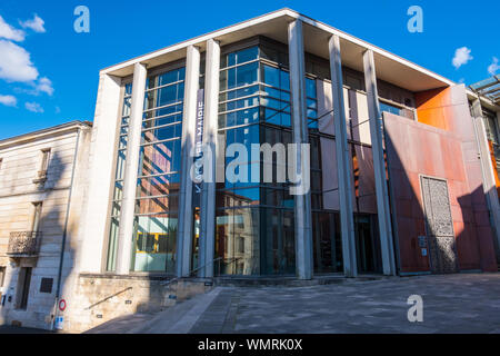 Niort, Francia - 11 Maggio 2019: Home Town Hall di Niort Deux-Sevres Poitou-Charentes Francia Foto Stock