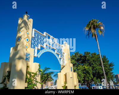 Ingresso al Parco Bayfront sul lungomare di Sarasota Florida Foto Stock