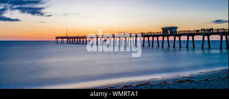 Tramonto sul Golfo del Messico pier a Venezia Florida Foto Stock