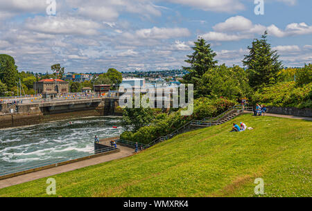 Ballard si blocca tra Puget Sound e il Lago Union a Seattle, Washington Foto Stock