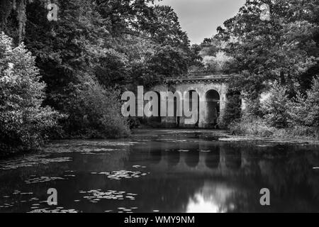 Viadotto del ponte. Questo ponte è stato costruito tra il 1844 e il 1847 da Sir Thomas Maryon Wilson che in parte di proprietà di Heath. Foto Stock