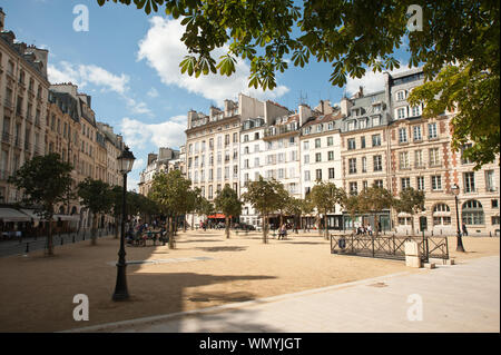 Parigi, Ile de la Cite, Place Dauphine Foto Stock