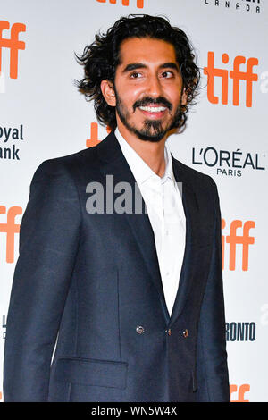 Toronto, Canada. 05 Sep, 2019. - Attore inglese Dev Patel arriva per la premiere di storia personale di David Copperfield a Princes of Wales Theatre durante il 2019 Toronto International Film Festival. Jamie Simon/JSP/EXimages. Credito: EXImages/Alamy Live News Foto Stock