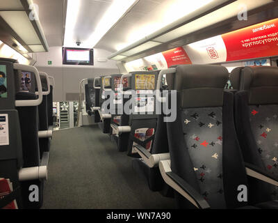 Aeroporto Vnukovo, Mosca, Russia - Luglio 2019. Interno di due piani treno aeroexpress. Foto Stock