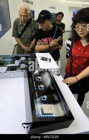 Shanghai, Shanghai, Cina. 6 Sep, 2019. Shanghai, Cina-il 4 settembre 2019, a Shanghai, Huawei, come un fornitore globale leader della tecnologia dell informazione e della comunicazione (ICT) in 5G era, presentavano un 5G il museo della scienza con il tema della ''tengyun jie5'' nel no.1 serbatoio della west bank serbatoio olio art center, Xuhui District, Shanghai, che è anche il primo 5G experience museum in Cina.come l'evento chiave di WAIC2019 mondo intelligenza artificiale conferenza a xuhui west bank, si rivela in profondità come 5G pan-ecologia cambierà la vita futura con il più intuitivo e la maggior parte ha Foto Stock