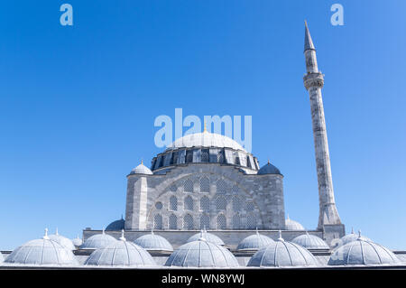 Un enorme complesso di Mihrimah la Moschea del Sultano presso la sesta collina di Istanbul (corrente Edirnekapi) in Turchia dall'architetto Mimar Sinan. Foto Stock