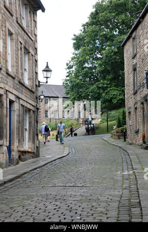 La collina del castello in Lancaster, una zona storica tra il castello e la Cina Street, una strada principale molto trafficata. Foto Stock