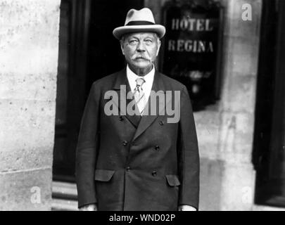 ARTHUR Conan Doyle (1859-1930) romanziere scozzese che createdc Sherlock Holmes character Foto Stock