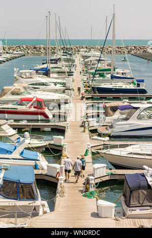 Barche ormeggiate a 31st Street Harbour a Chicago, Illinois, in estate Foto Stock