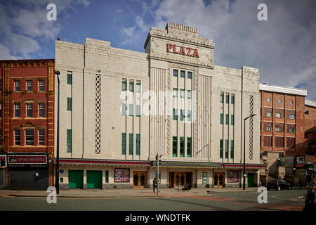 Storico restaurato art deco Plaza Super Cinema Teatro di Varietà e il cinema in Stockport 1932 Grade II * listed building dall architetto William Thornley Foto Stock