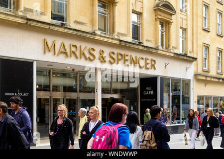 Marks & Spencer shopfront in Bath City Cenre, Somerset REGNO UNITO Foto Stock