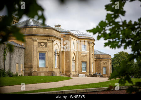 In arenaria di grado di grandi dimensioni che ho elencato la neoclassica villa di campagna del XVIII secolo, Heaton Hall di Heaton Park Foto Stock