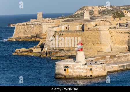 Malta, La Valletta, 3-città, Grand Harbour, porto di uscita, Ricasoli Fort, Foto Stock