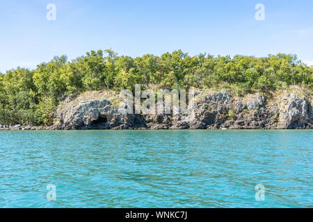 Vista mentre in barca sul Lago Naknek in Katmai, Alaska Foto Stock