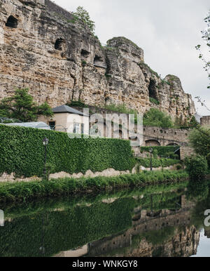 Città di Lussemburgo, Lussemburgo - 19 Maggio 2019: Vista di Bock Casemates, un vasto complesso di gallerie sotterranee e gallerie in Lussemburgo usato come bomba della seconda guerra mondiale Foto Stock