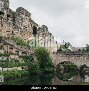 Città di Lussemburgo, Lussemburgo - 19 Maggio 2019: Vista di Bock Casemates, un vasto complesso di gallerie sotterranee e gallerie in Lussemburgo usato come bomba della seconda guerra mondiale Foto Stock