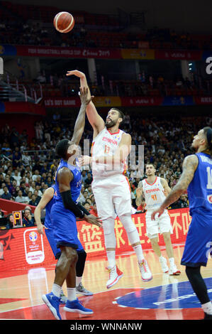 Marc Gasol (Spagna) punteggio contro l'Italia. Mondo del basket Cup Cina 2019, secondo round Foto Stock