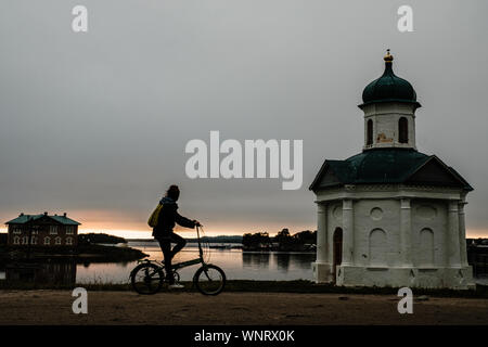 Isole SOLOVETSKY, ARHANGELSK REGIONE, LA RUSSIA - Agosto 16, 2019: Bella russo Solovki monastero al giorno d'estate. Foto Stock