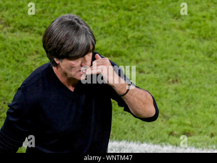 06 settembre 2019, Amburgo: Calcio: Campionato Europeo di qualificazione, Germania - Paesi Bassi, fase di gruppo, gruppo C, 5° giornata. Jonathan Tah dalla Germania i punteggi di un proprio obiettivo. Foto: Axel Heimken/dpa Foto Stock