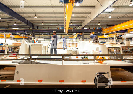 La costruzione di yacht CNB è basato sulla incorporazione di tutto il know-how all'interno del loro boatbuilding cantiere situato a Bordeaux su un eccezionale Foto Stock