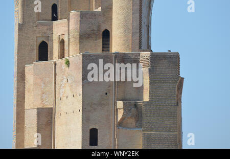 Gateway non ripristinati resti dell antica Tamerlanes Ak-Saray palace a Shakhrisabz, Uzbekistan meridionale Foto Stock