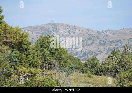 Maydanak osservatorio astrofisico in Hissar montagne, southeastern Uzbekistan Foto Stock