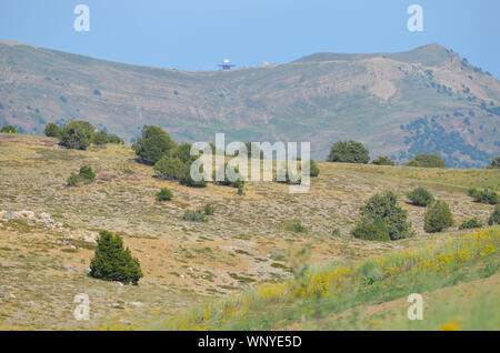 Maydanak osservatorio astrofisico in Hissar montagne, southeastern Uzbekistan Foto Stock