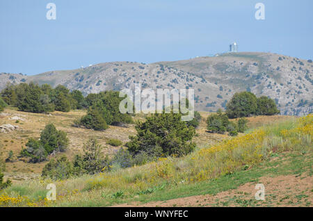 Maydanak osservatorio astrofisico in Hissar montagne, southeastern Uzbekistan Foto Stock