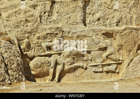 Persepolis / Iran - 30 SET 2012: Nagsh-e Rostam tomba e la necropoli di Persepolis, Iran Foto Stock