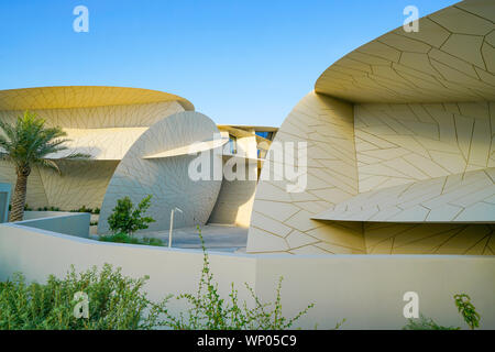 DOHA IN QATAR - 10 luglio 2019; Museo Nazionale del Qatar insolito ma impressionante design forma è ispirata a rosa del deserto crystal inaugurato nel marzo 2019 progettato Foto Stock