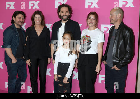 Reti di FX Starwalk ad estate 2019 TCA presso il Beverly Hilton Hotel il 6 agosto 2019 a Beverly Hills, CA dotata di: Justin Rosniak, Michele Bennett, Nash Edgerton, Chika Yasumura, Brooke Satchwell, Scott Ryan dove: Beverely Hills, in California, negli Stati Uniti quando: 06 Ago 2019 Credit: Nicky Nelson/WENN.com Foto Stock