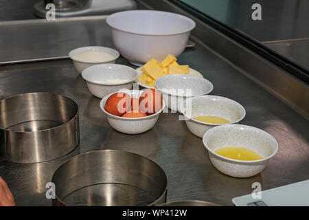 Mason cash, Torta vegana al cioccolato, torta di mele, shutterstock, glassa, foglio, torta di Mattarello, bianchi mantecato Foto Stock