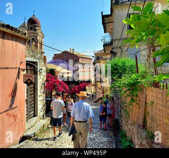 Corfu Old Town,Street scene,edifici,Kerkyra,Kerkira,Grecia,Isole Ionie Foto Stock